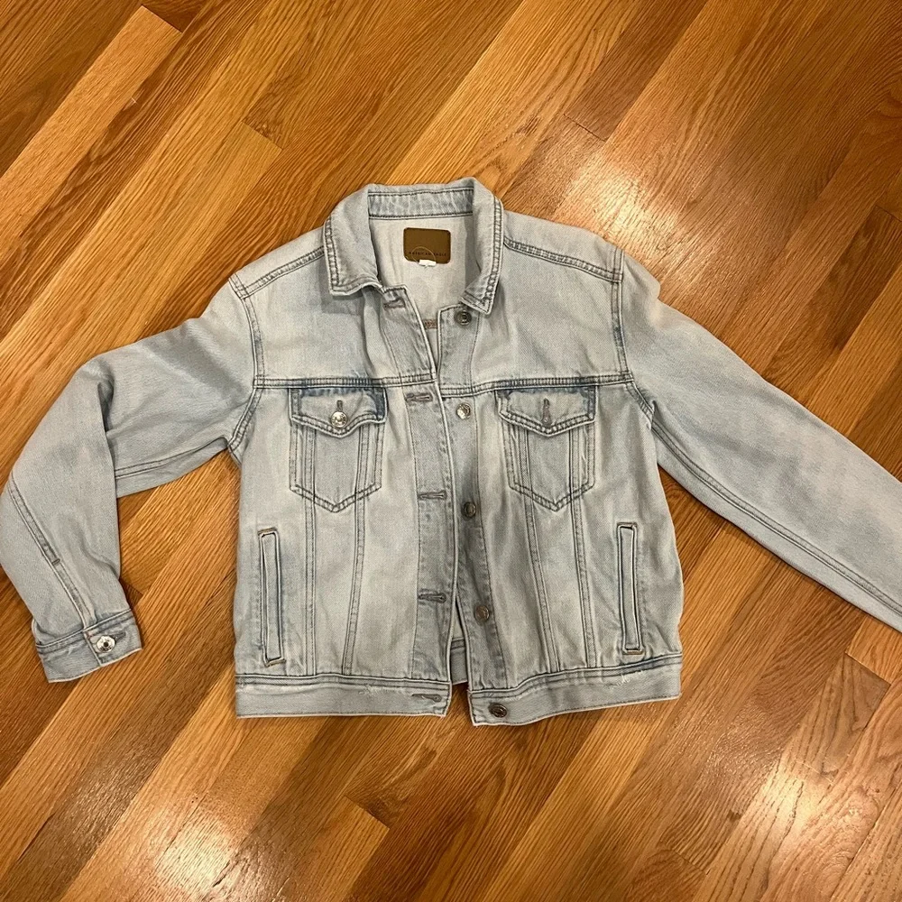 American Eagle denim jacket in excellent condition